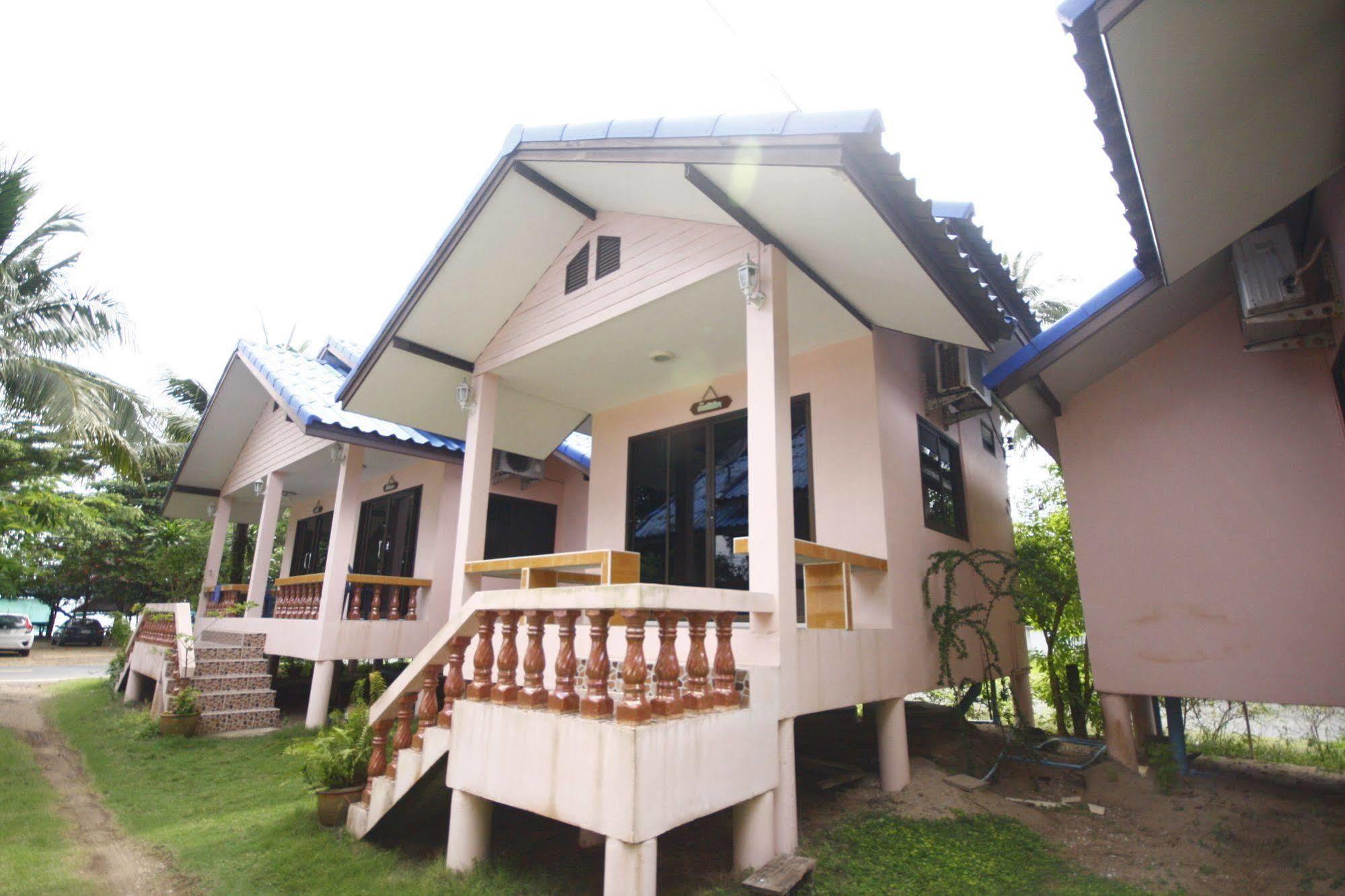 Chaiwat Resort Laem Sing Exteriör bild
